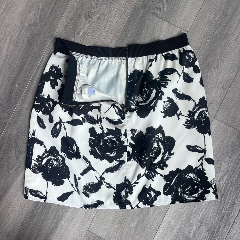 LOFT Black and White Floral Mini Skirt - Picture 8 of 8